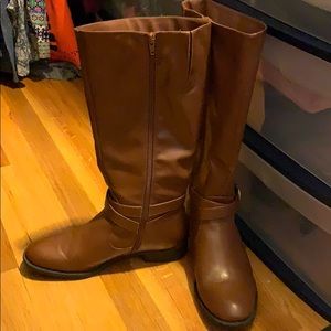 Bass brown leather boots